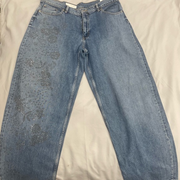 Zara Light Blue Floral Rhinestones - Picture 3 of 6